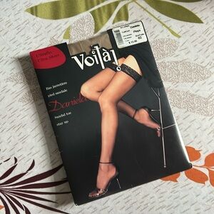 Stay up nylons